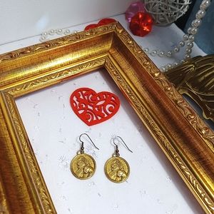 Vintage Disney Lion King goldtone earrings